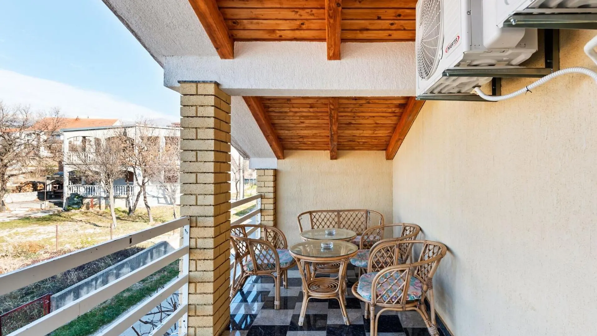 Beautiful Apartment In Jasenice Near Sea