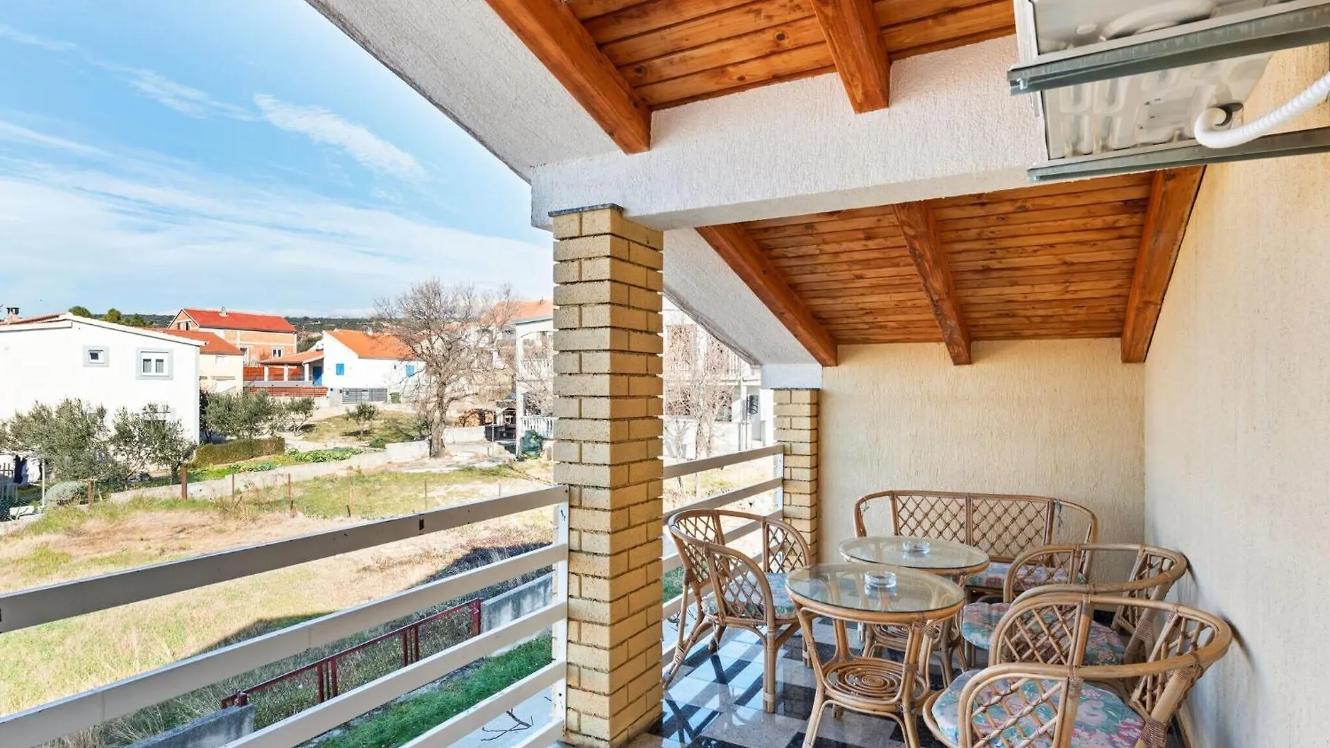 Beautiful Apartment In Jasenice Near Sea