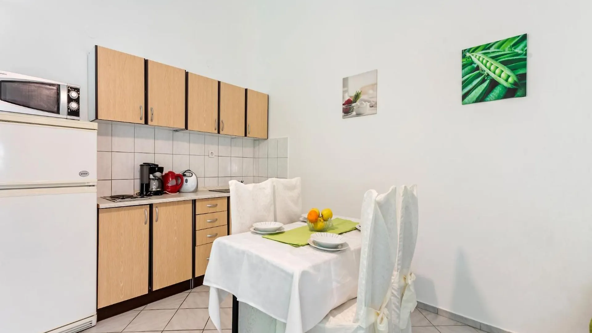 Beautiful Apartment In Jasenice Near Sea