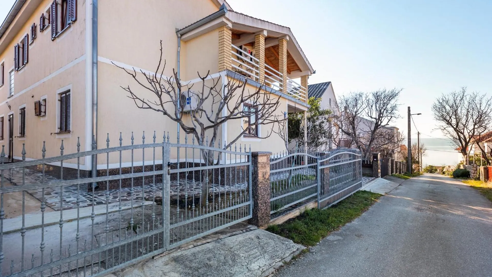 Beautiful Apartment In Jasenice Near Sea Croatia